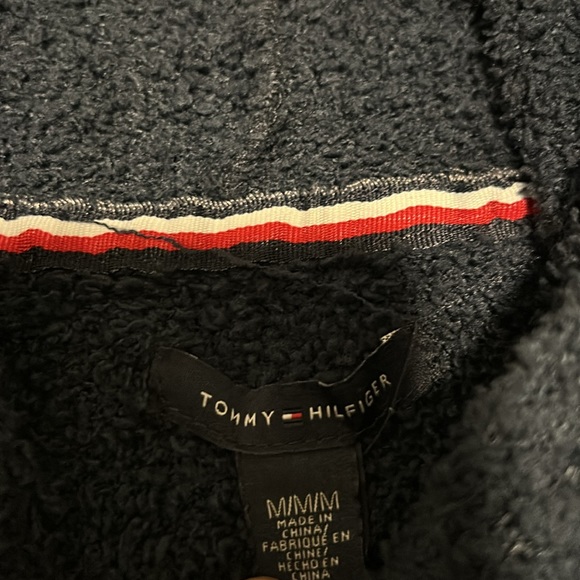 Tommy Hilfiger cropped sweater size M - Picture 2 of 2